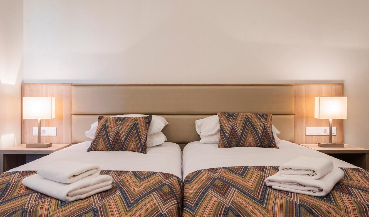 Casas Amarelas Azores * Ponta Delgada (Sao Miguel)