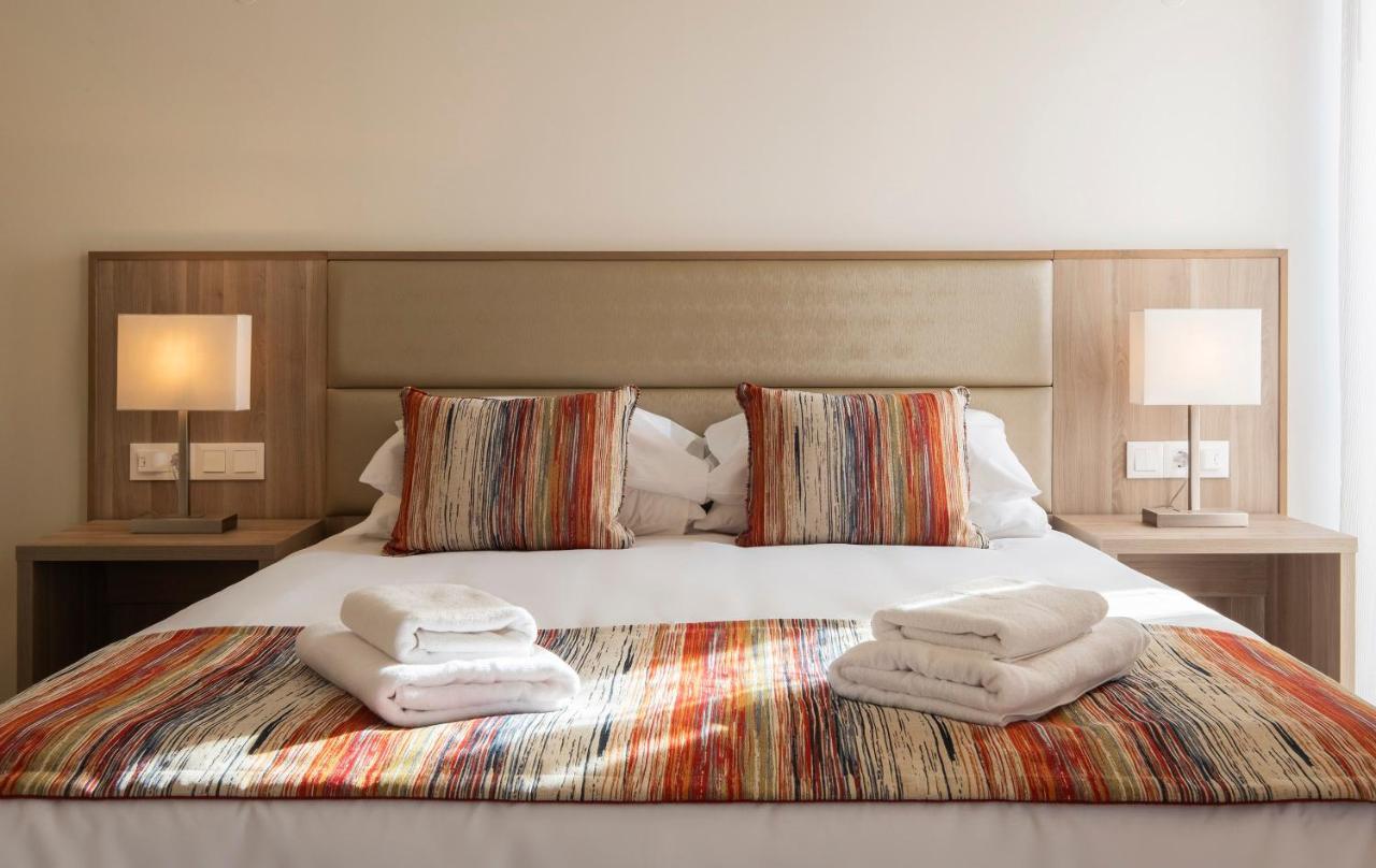 Casas Amarelas Azores * Ponta Delgada (Sao Miguel)