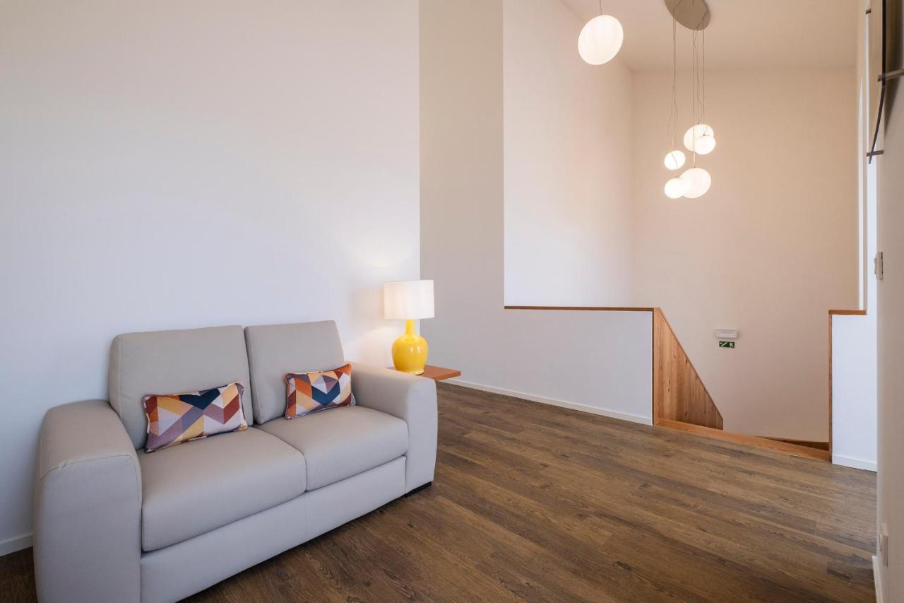 Casas Amarelas Azores * Ponta Delgada (Sao Miguel)